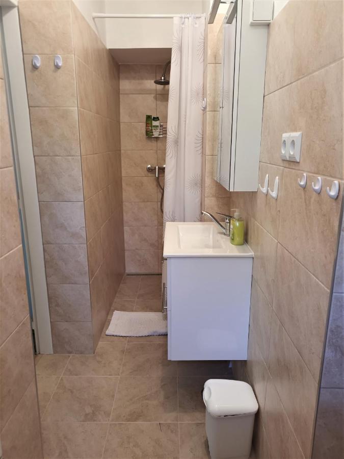 Apartman Alena Karlovy Vary Bagian luar foto