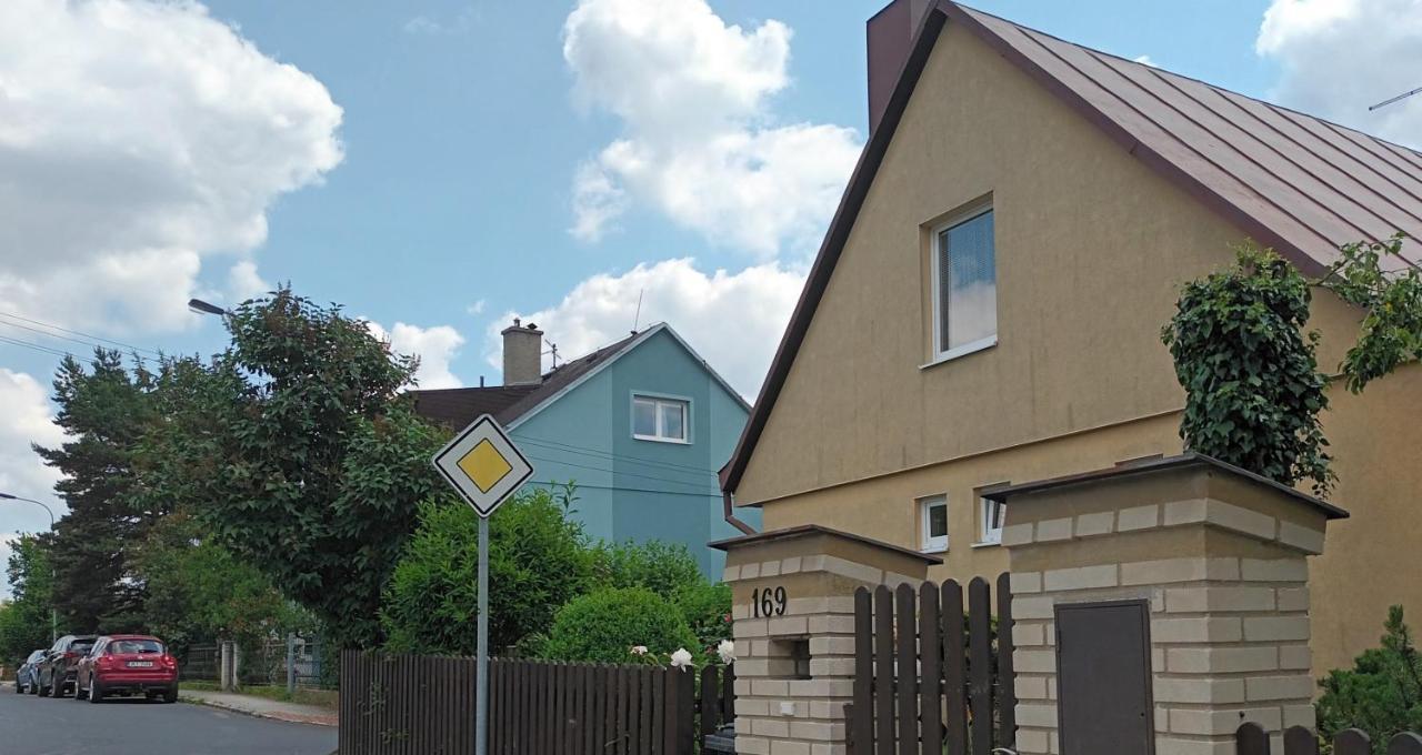 Apartman Alena Karlovy Vary Bagian luar foto