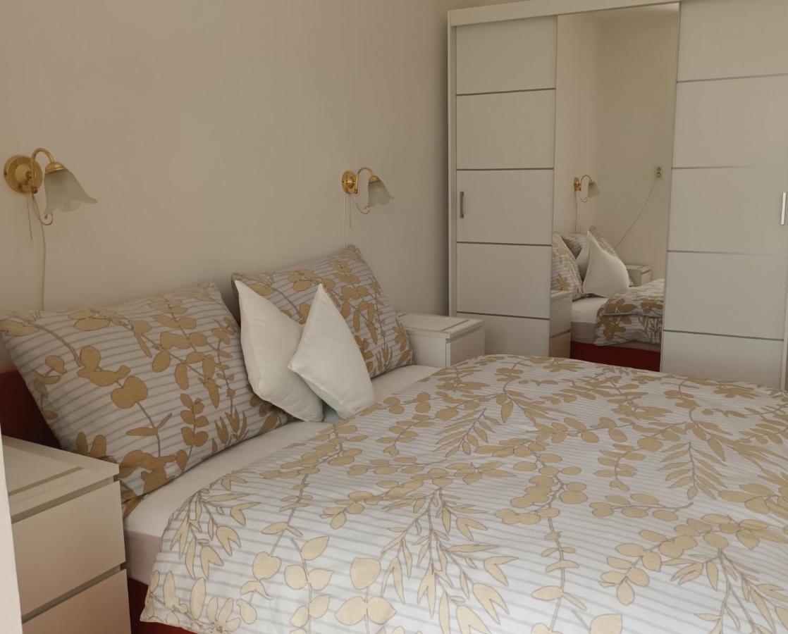 Apartman Alena Karlovy Vary Bagian luar foto