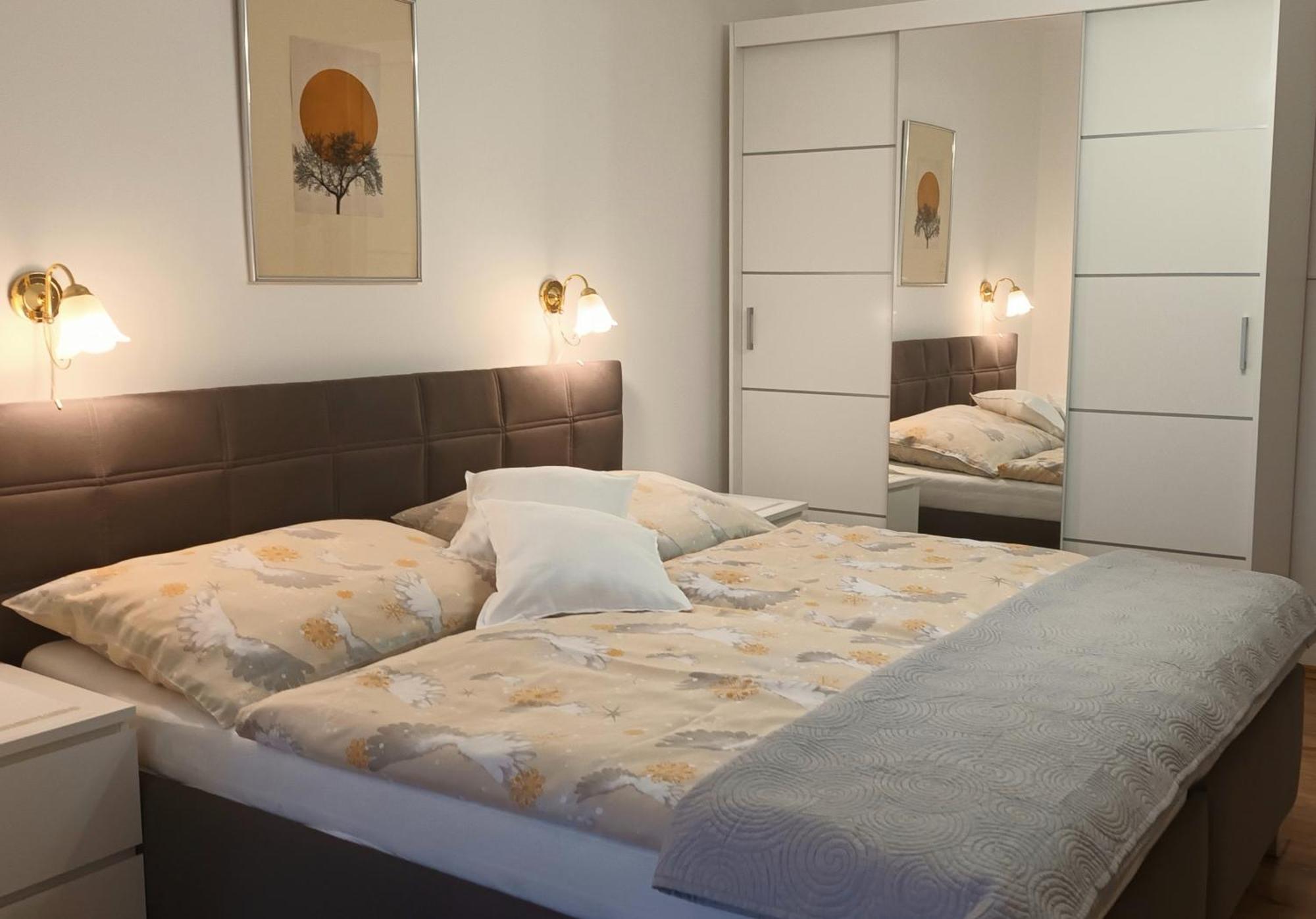 Apartman Alena Karlovy Vary Bagian luar foto