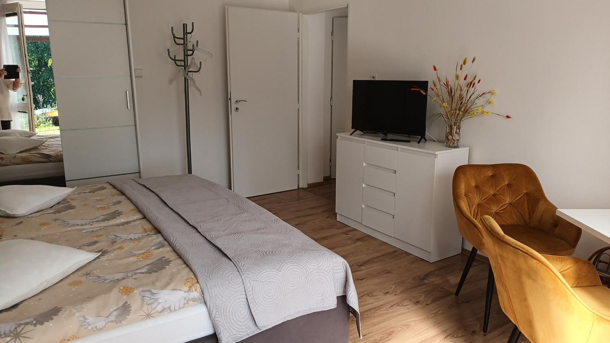 Apartman Alena Karlovy Vary Bagian luar foto